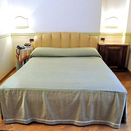 Ristorante Albergo Ca' Vittoria Tigliole Bilik gambar