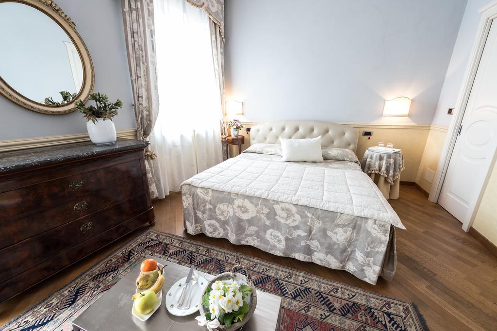 Ristorante Albergo Ca' Vittoria Tigliole Bilik gambar