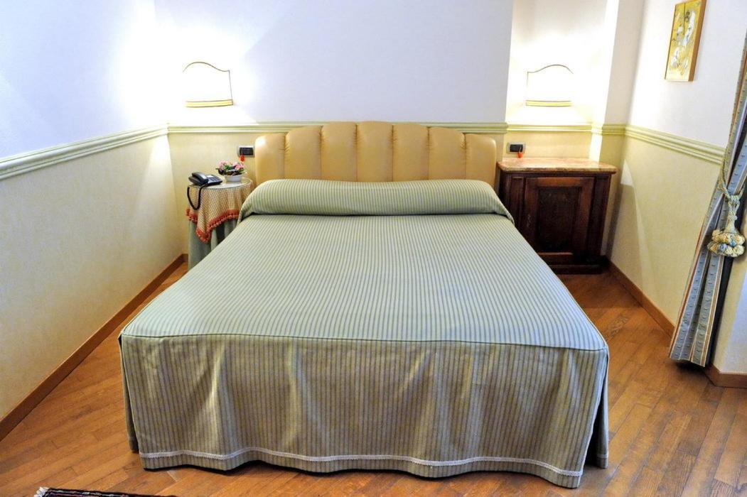 Ristorante Albergo Ca' Vittoria Tigliole Bilik gambar